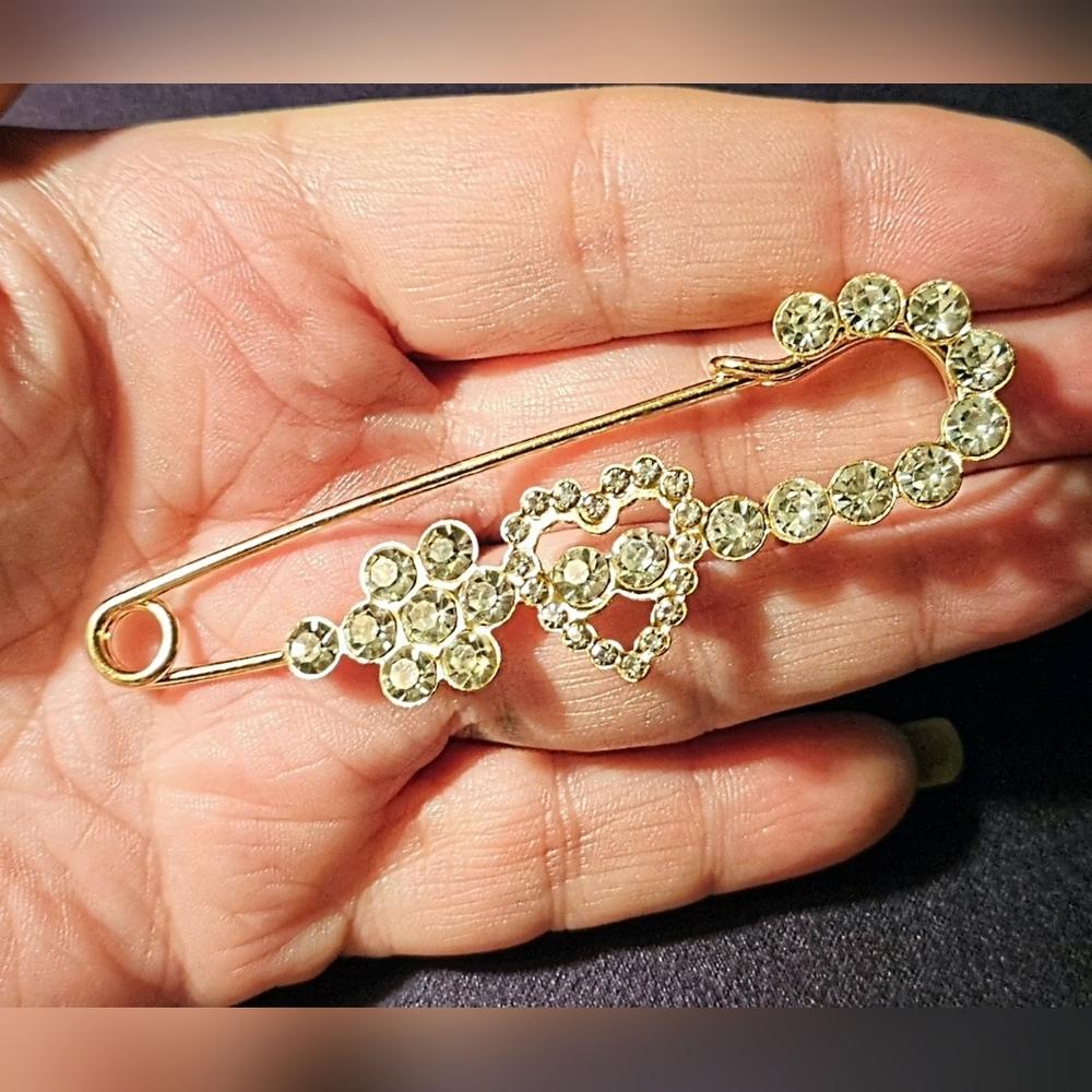 Safety Pin Design Collection - Picture 7 of 12